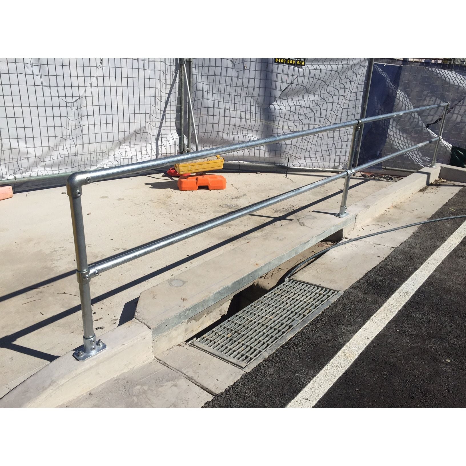 CopeRail 128 - Corner Top Cross