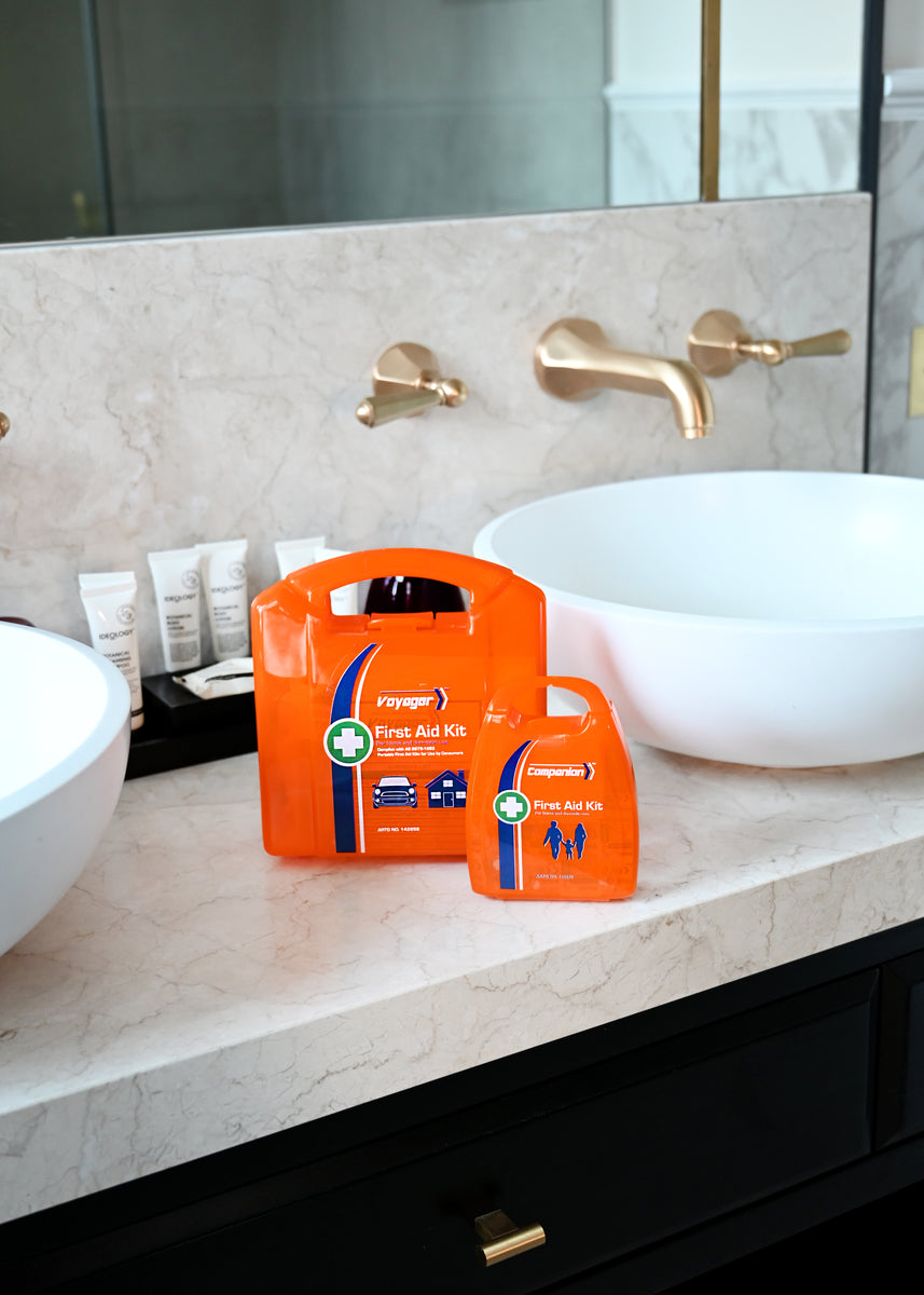 VOYAGER 2 Series Plastic Neat First Aid Kit