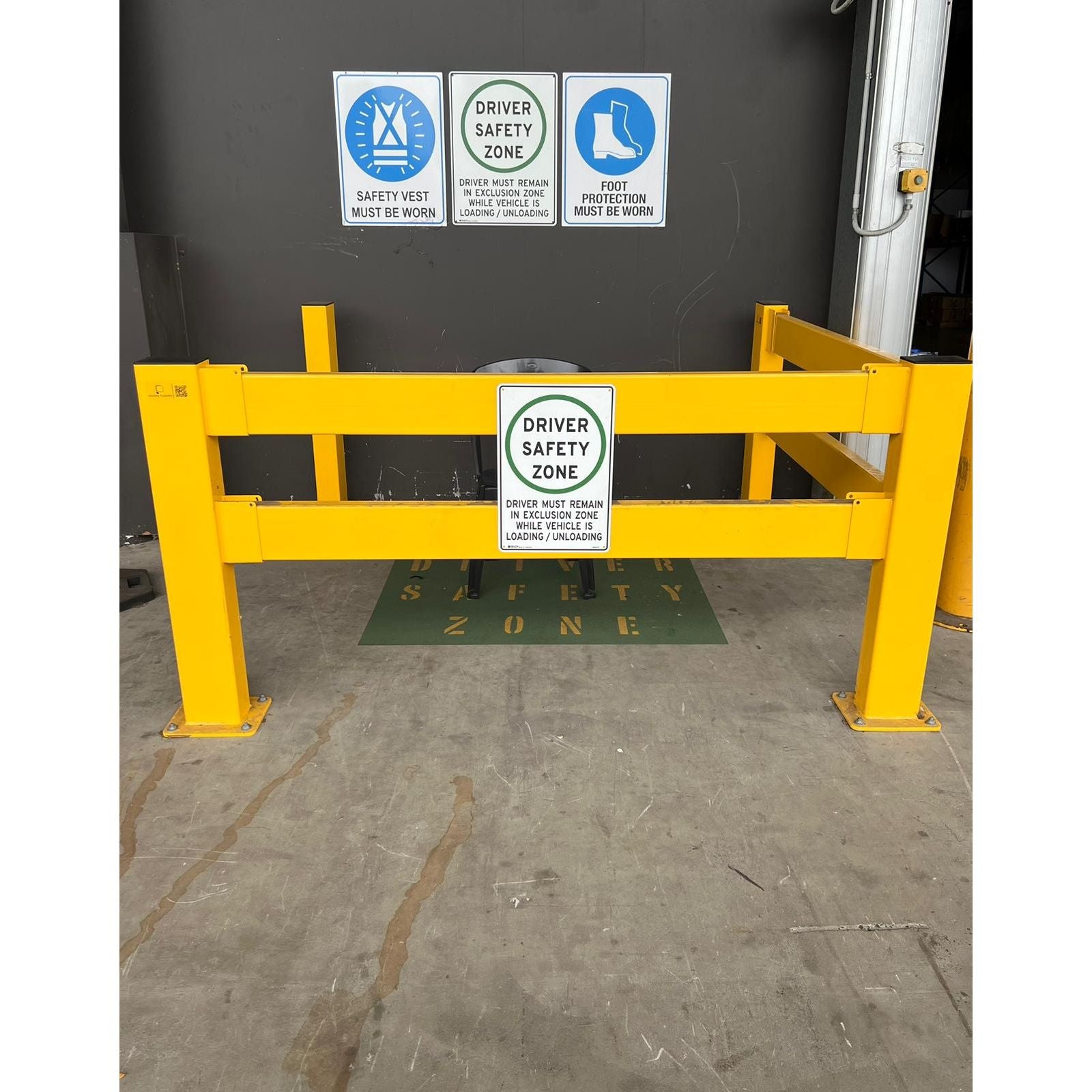 Unleashed Safety Barrier - Middle Post