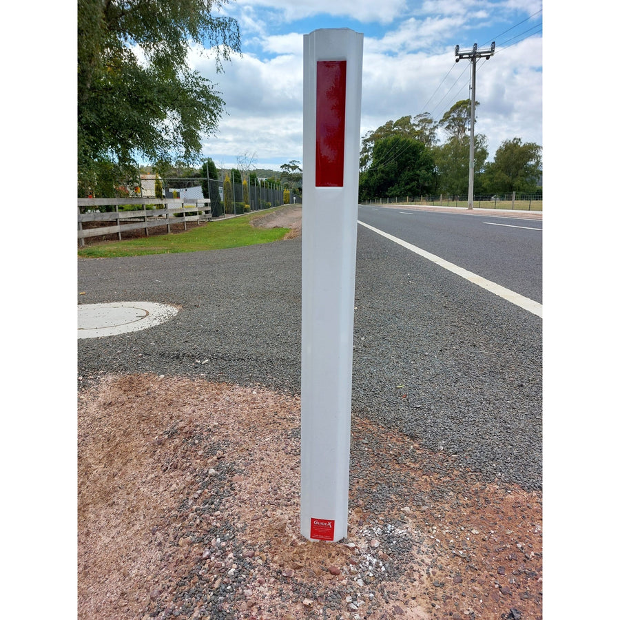 Steel Guide Post 1350mm Red & White